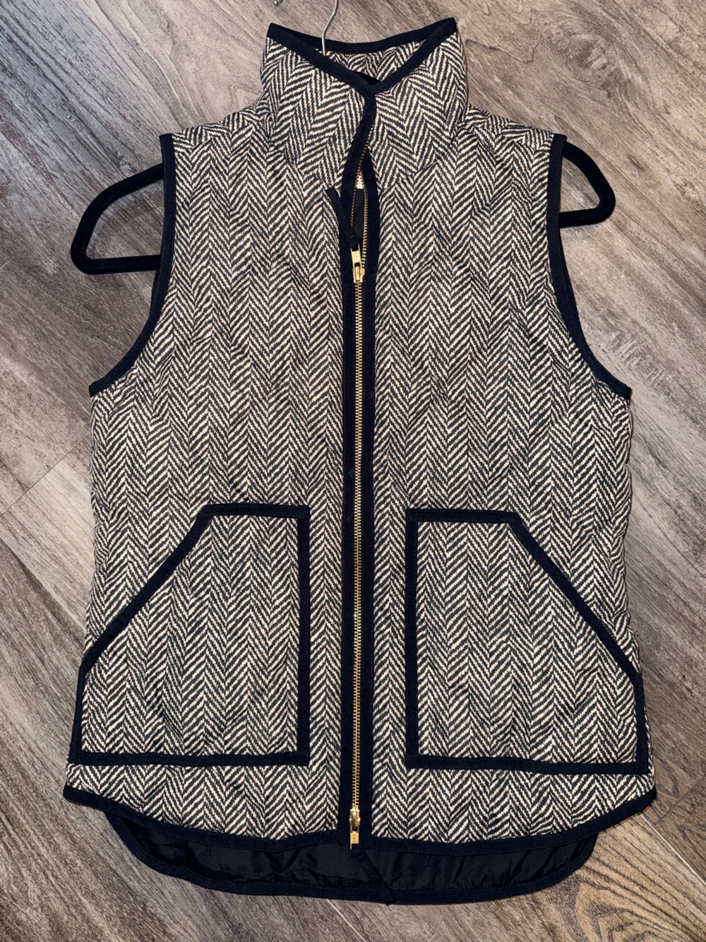 J. Crew Excursion Black & Cream Herringbone Zip Vest NWOT XXS $158